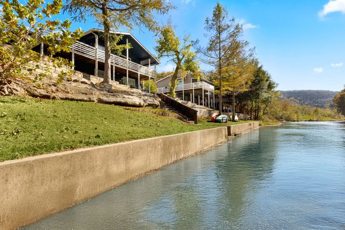 Water Haus the Perfect Riverfront Getaway image 32