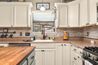 Hot Tub Farmhouse Vibes image 15