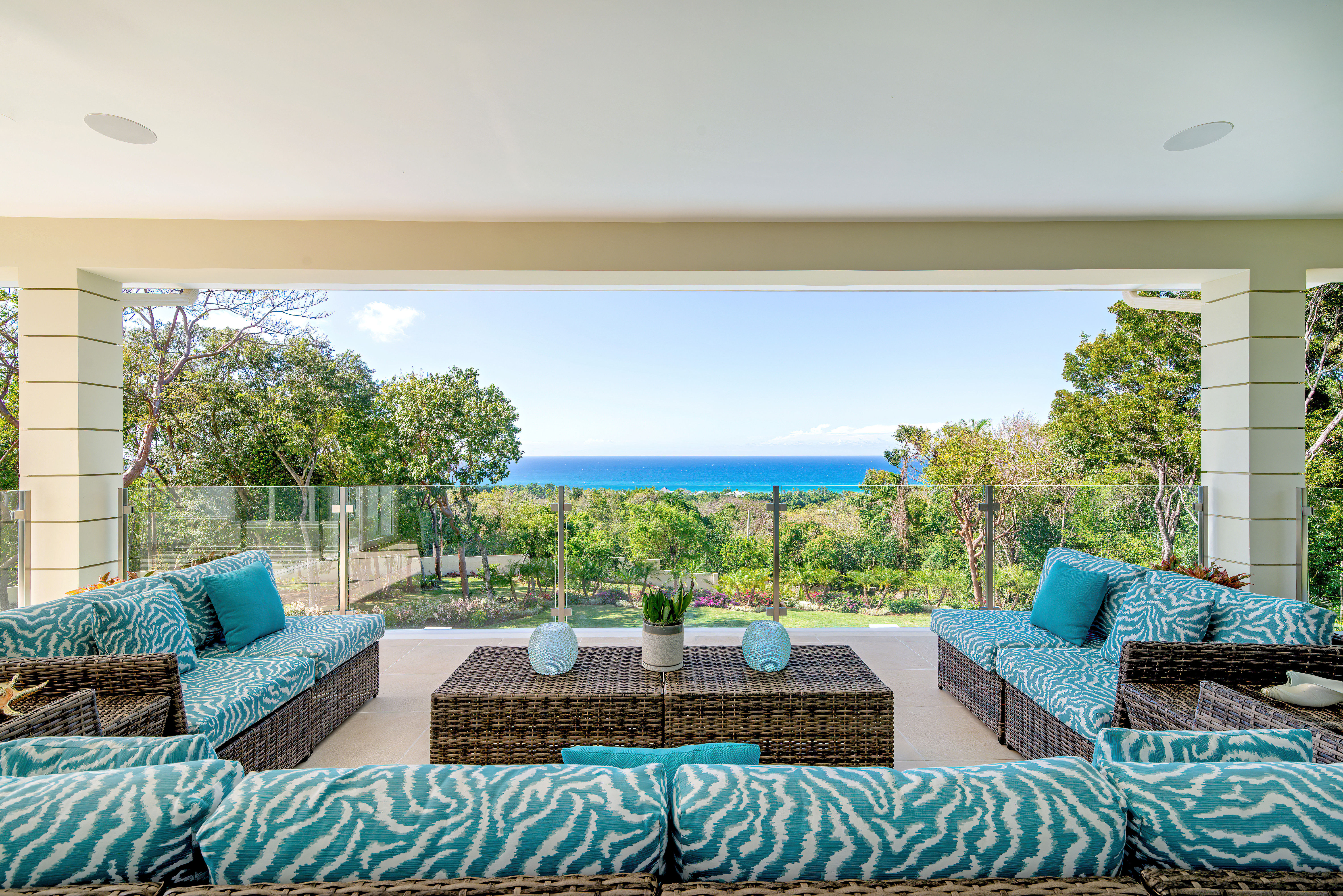 Bougain Villa: Luxury Villa with Staff, Pool & Half Moon Resort Membership in Montego Bay image 4