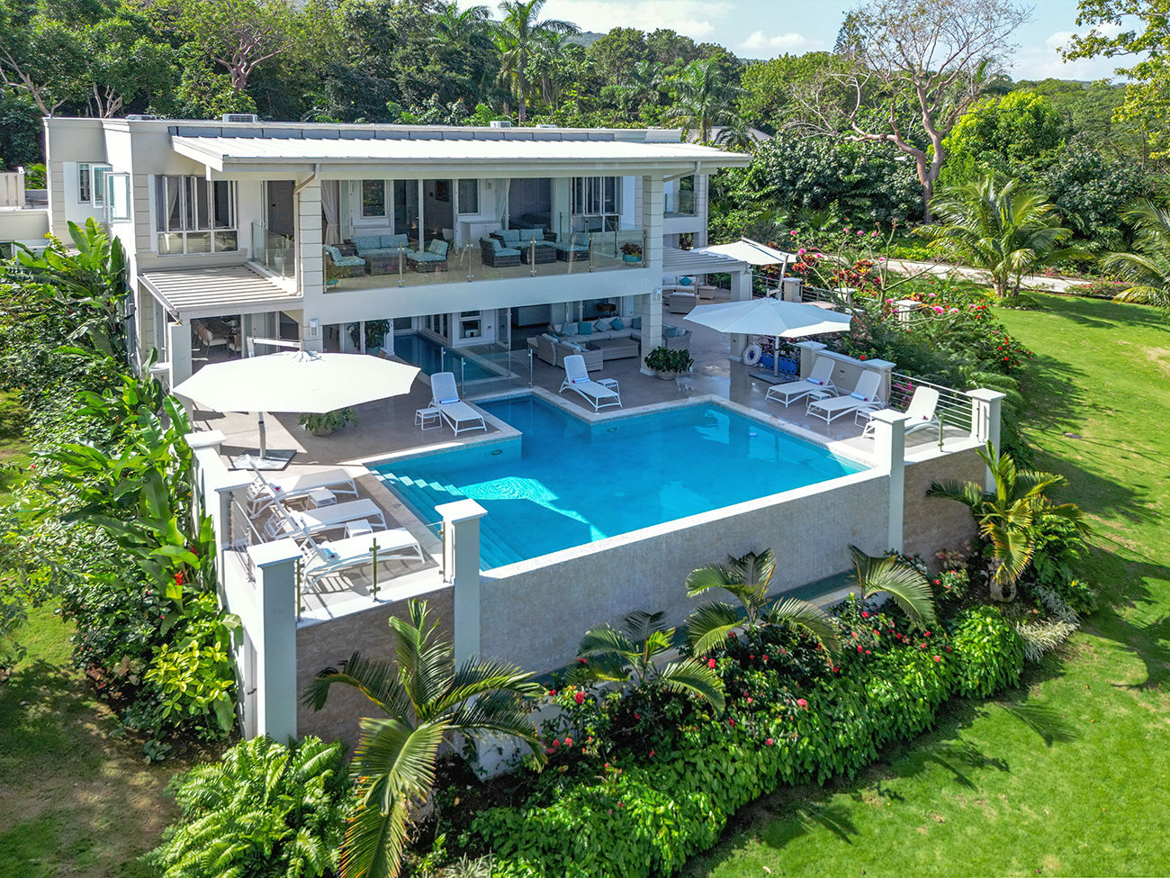 Bougain Villa: Luxury Villa with Staff, Pool & Half Moon Resort Membership in Montego Bay image 1