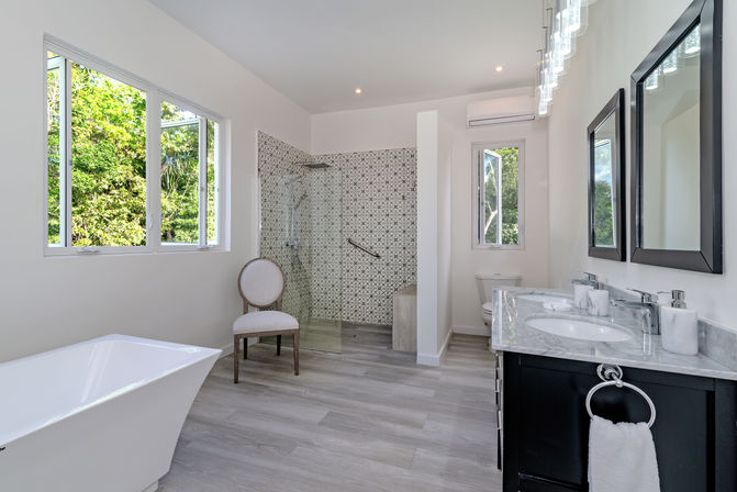 Bougain Villa: Luxury Villa with Staff, Pool & Half Moon Resort Membership in Montego Bay image 27