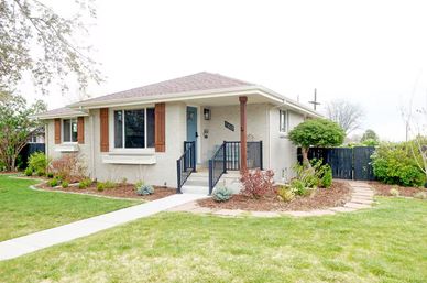 The Daphne: 4BR with Fenced Yard, Hot Tub, Home Theater + Gym image 39