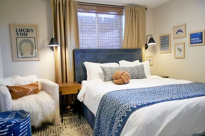 The Daphne: 4BR with Fenced Yard, Hot Tub, Home Theater + Gym image 10