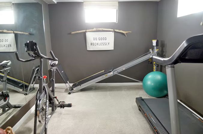 The Daphne: 4BR with Fenced Yard, Hot Tub, Home Theater + Gym image 33