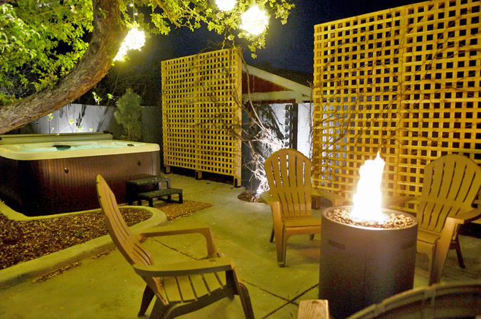 The Daphne: 4BR with Fenced Yard, Hot Tub, Home Theater + Gym image 6