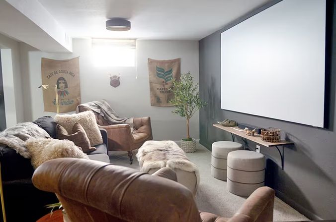 The Daphne: 4BR with Fenced Yard, Hot Tub, Home Theater + Gym image 12