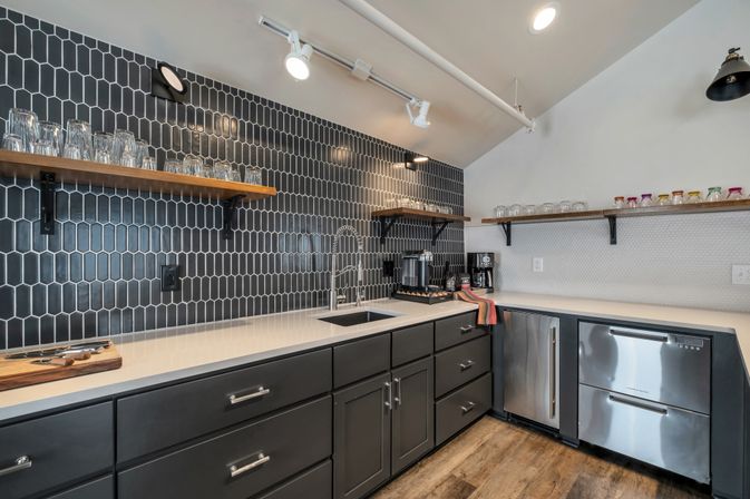 Skyline Suite at The Maddox: Big Views, Bigger Celebrations, Ultimate Luxury Experience image 14