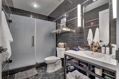 Lower Broadway Suite at The Maddox: The Ultimate Nashville Getaway image 7