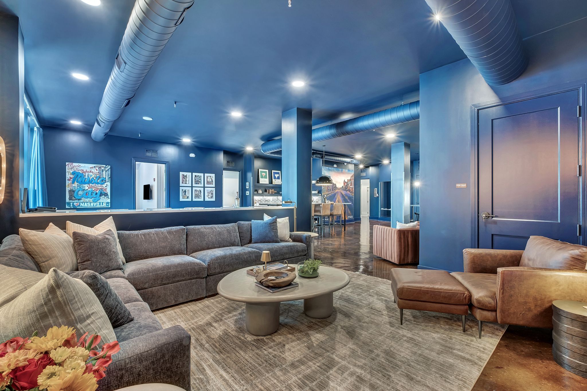 Lower Broadway Suite at The Maddox: The Ultimate Nashville Getaway image 3