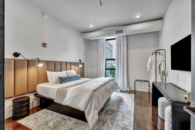 Studio B Suite at The Maddox: Inspired by Nashville Legends image 5