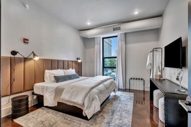 Lower Broadway Suite at The Maddox: The Ultimate Nashville Getaway image 10