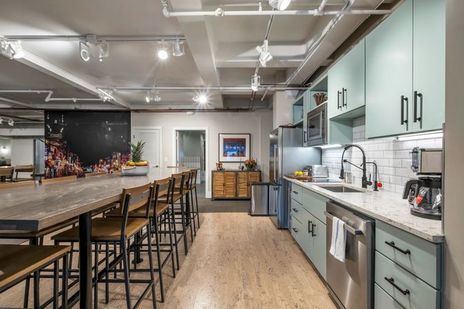 Honky Tonk Suite at The Maddox: Nashville’s Music Vibes & Party Headquarters image 6