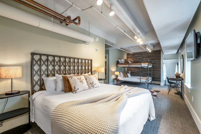 Honky Tonk Suite at The Maddox: Nashville’s Music Vibes & Party Headquarters image 7