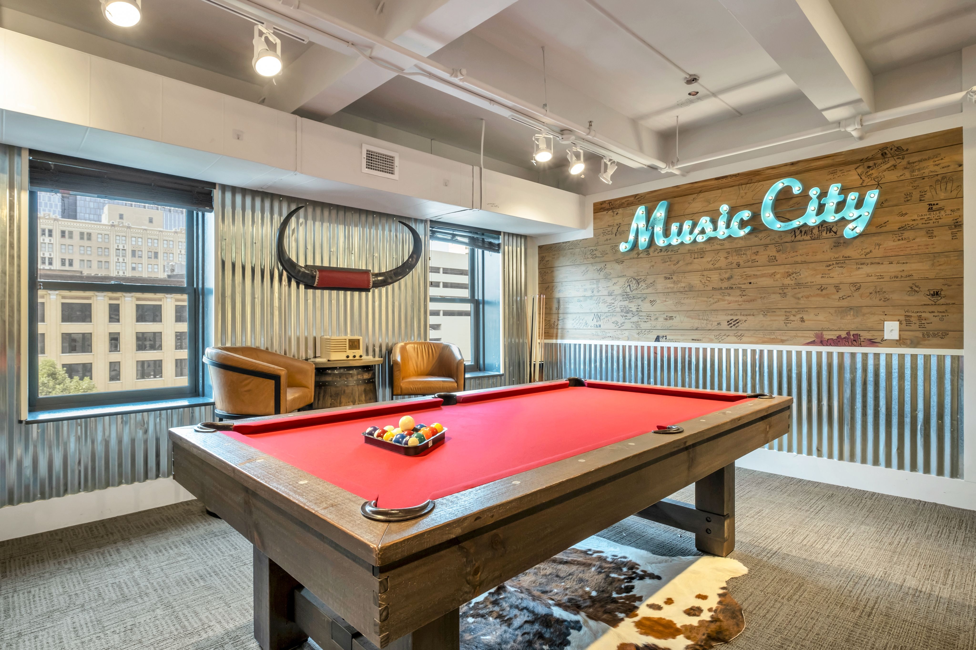 Honky Tonk Suite at The Maddox: Nashville’s Music Vibes & Party Headquarters image 3