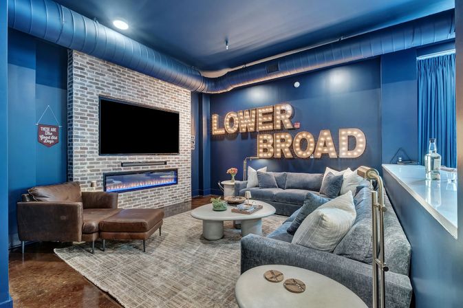 Lower Broadway Suite at The Maddox: The Ultimate Nashville Getaway image 13