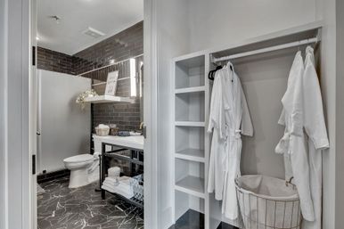 Studio B Suite at The Maddox: Inspired by Nashville Legends image 10