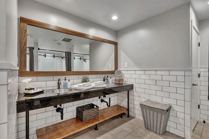 The Rustic Suite at The Maddox: Southern Charm Meets Luxury image 12