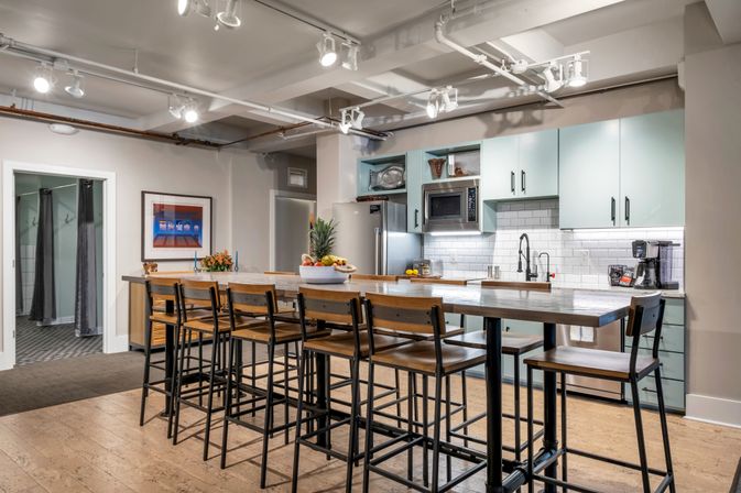 Honky Tonk Suite at The Maddox: Nashville’s Music Vibes & Party Headquarters image 5