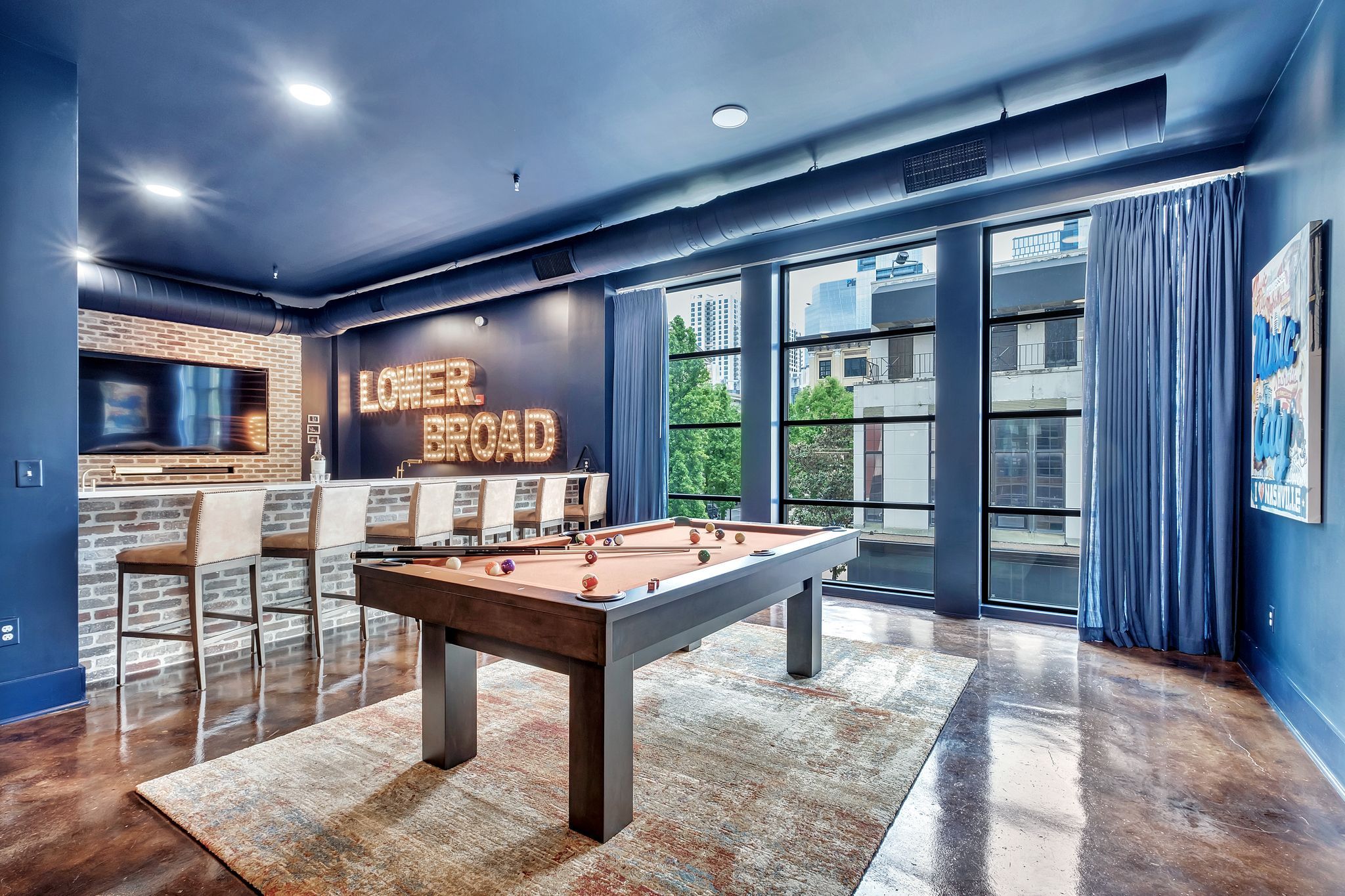 Lower Broadway Suite at The Maddox: The Ultimate Nashville Getaway image 1