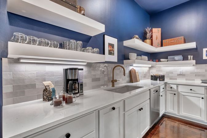 Lower Broadway Suite at The Maddox: The Ultimate Nashville Getaway image 12