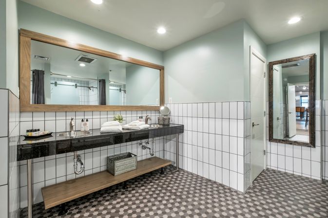 Honky Tonk Suite at The Maddox: Nashville’s Music Vibes & Party Headquarters image 13