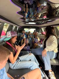 Nashville Karaoke Limo: Airbnb to Broadway and Back image 8