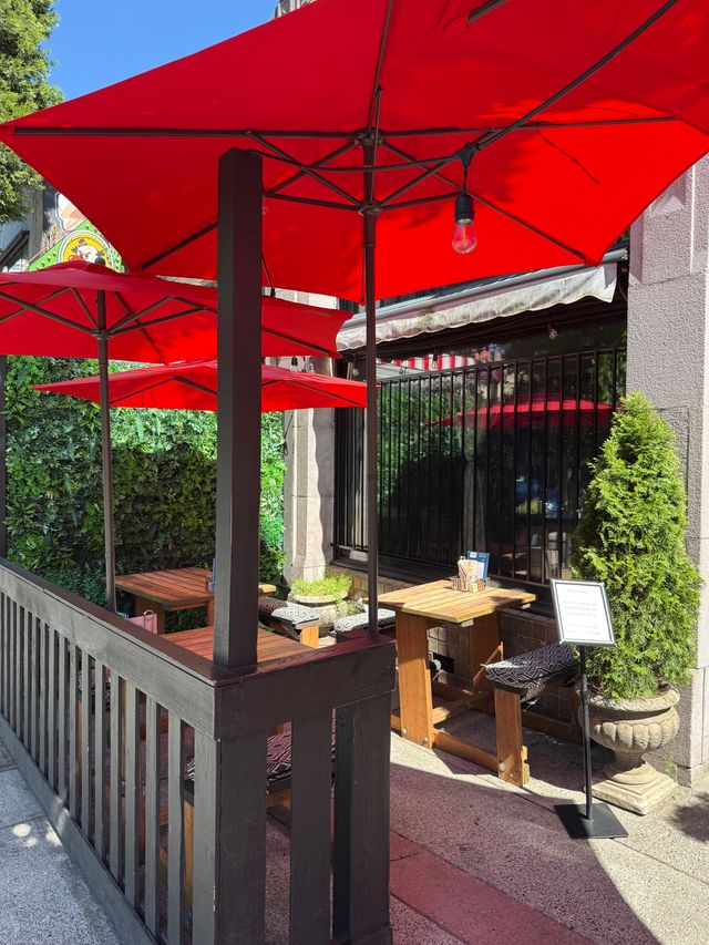 Rocco's — XL East Coast Pizza and Bar in Belltown, Seattle image 4