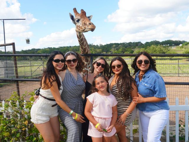Fredericksburg Giraffe Experience & Wine Tasting image 4