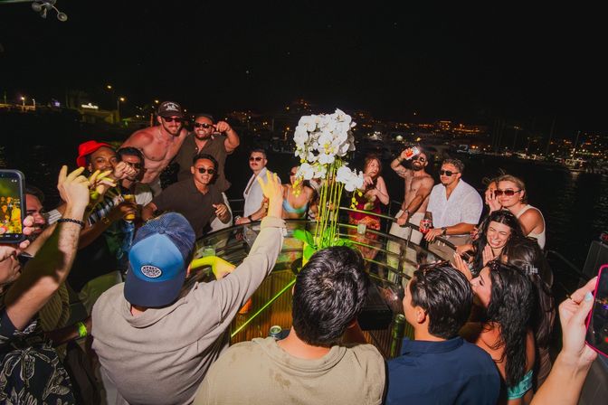 Club on the Water with Live Dj, Mixologist, and Chef image 7