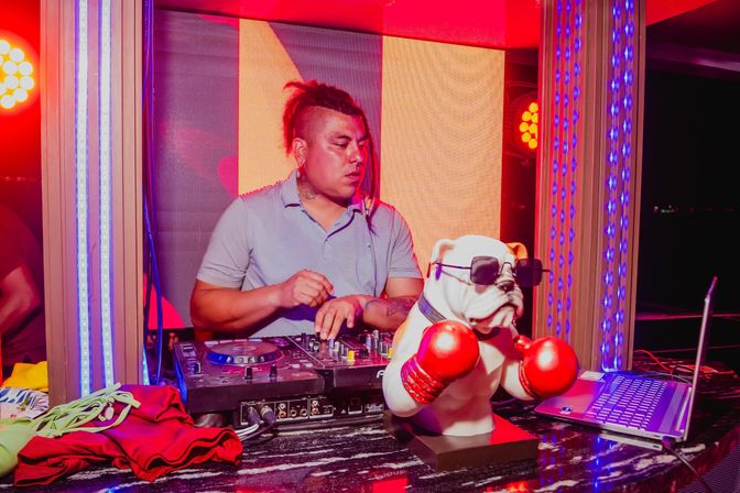 Club on the Water with Live Dj, Mixologist, and Chef image 6