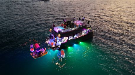 Club on the Water with Live Dj, Mixologist, and Chef image