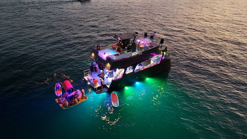 Club on the Water with Live Dj, Mixologist, and Chef image 1