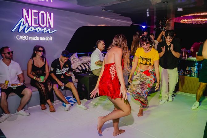 Club on the Water with Live Dj, Mixologist, and Chef image 3