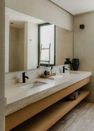 6BR Luxury Sky Lounge Estate - 4 Min to Beach image 36