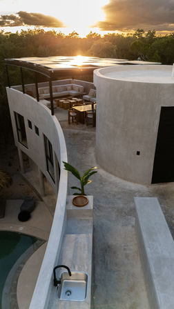 Caan Estate: Two Villas Combined into a Luxurious 10 BR Retreat with Concierge image 23