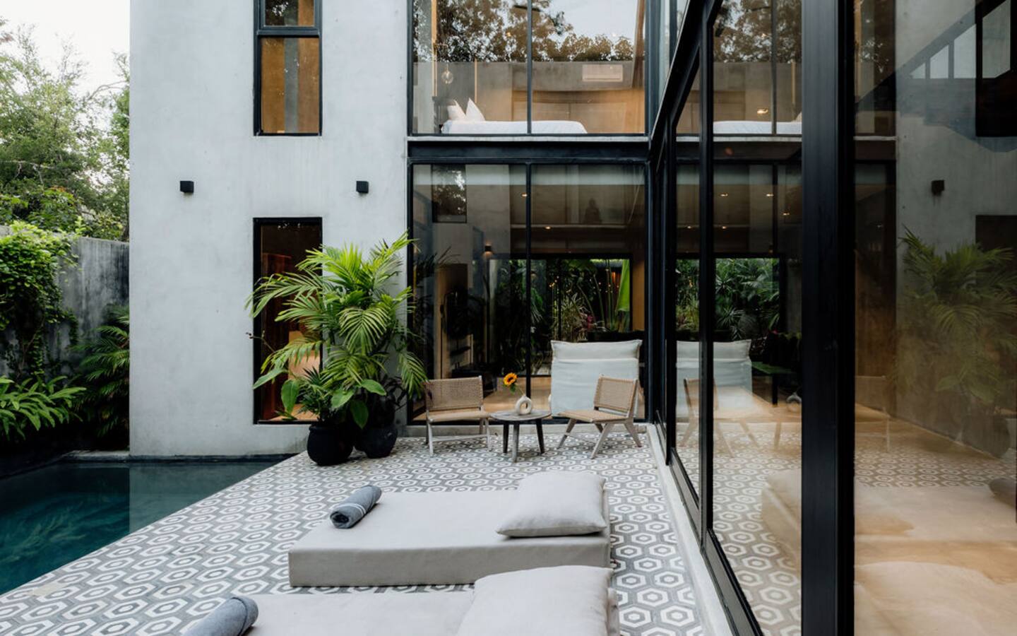 Villa Asha: Stylish Luxury in Gated Community image 3