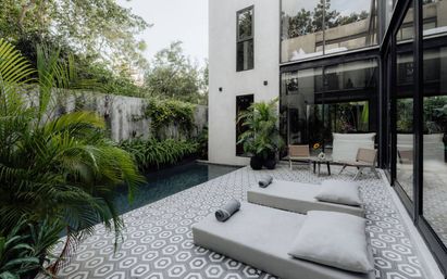 Villa Asha: Stylish Luxury in Gated Community image 8