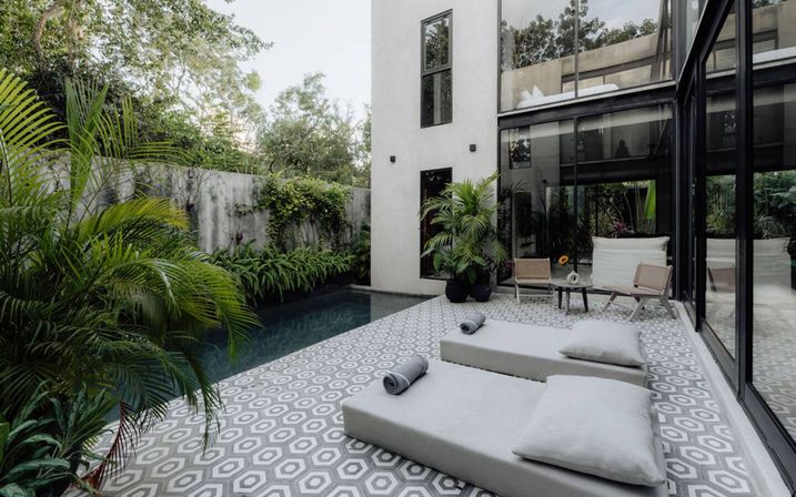 Villa Asha: Stylish Luxury in Gated Community image 8