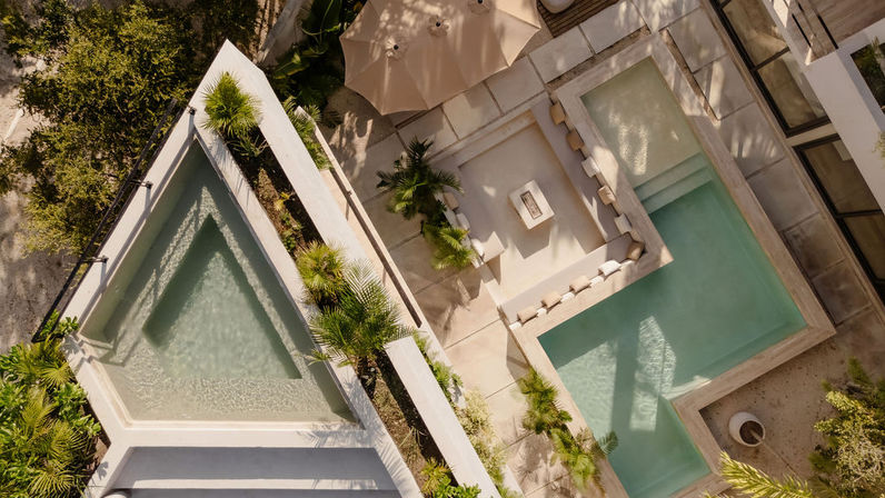 6BR Luxury Sky Lounge Estate - 4 Min to Beach image 9