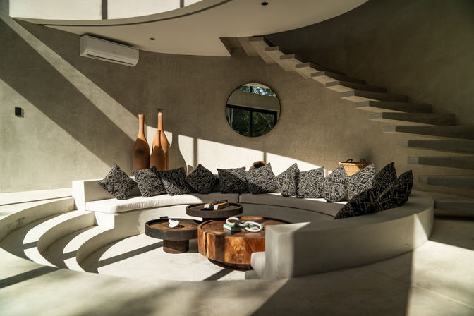 Caan Estate: Two Villas Combined into a Luxurious 10 BR Retreat with Concierge image 14