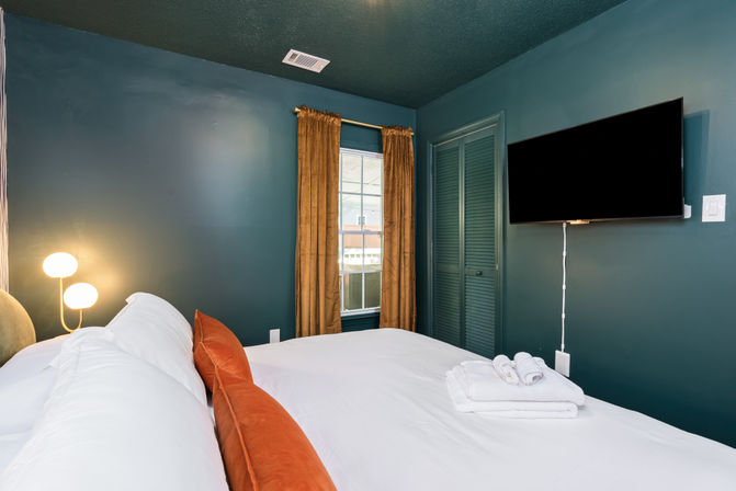 The Weekender CLT: Pickleball, Hot Tub, Firepit, Karaoke + Arcade (Sleeps 23) image 73