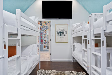 The Weekender CLT: Pickleball, Hot Tub, Firepit, Karaoke + Arcade (Sleeps 23) image 88