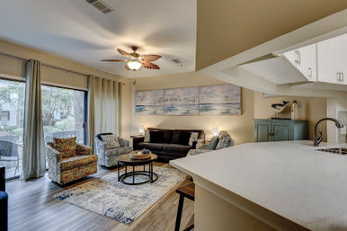 Oceanbreeze: 2BR Villa, Short Walk to Beach, Coligny & Pool image 23