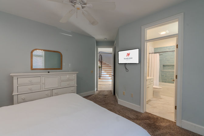 The Singleton Estate: 6BR Rental with Lux Private Pool & Game Room, Steps to Beach image 14