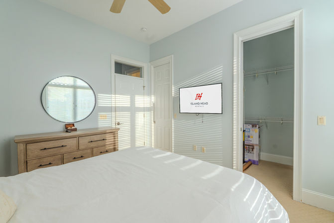 The Singleton Estate: 6BR Rental with Lux Private Pool & Game Room, Steps to Beach image 23