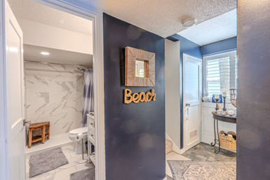 Treetops Getaway: 3BR Townhome Near Coligny Beach & Pool image 6