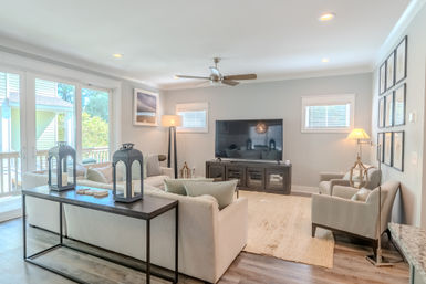 Sandcastle: Luxury 6BR Family Beach Oasis image 7