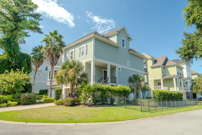 Sandcastle: Luxury 6BR Family Beach Oasis image 6