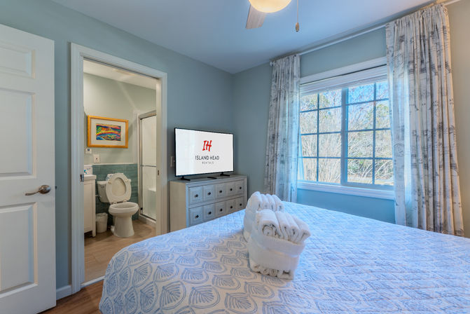 Periwinkle Pointe: 6BR near Beach with a Private Pool & Fenced In Yard image 25