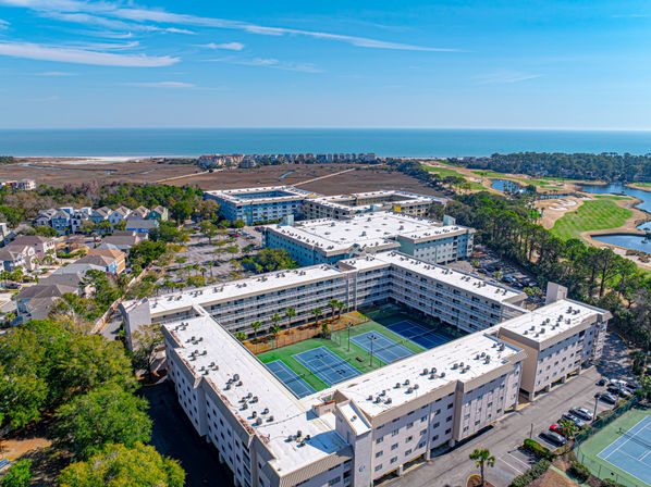 Hilton Head Resort Retreat with Multiple Pools & Beach Access image 5